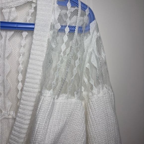 NWT White Wrap Sweater with unique design - Picture 2 of 6